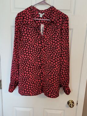 Women's Black & Red Heart Print Button-Up Blouse
